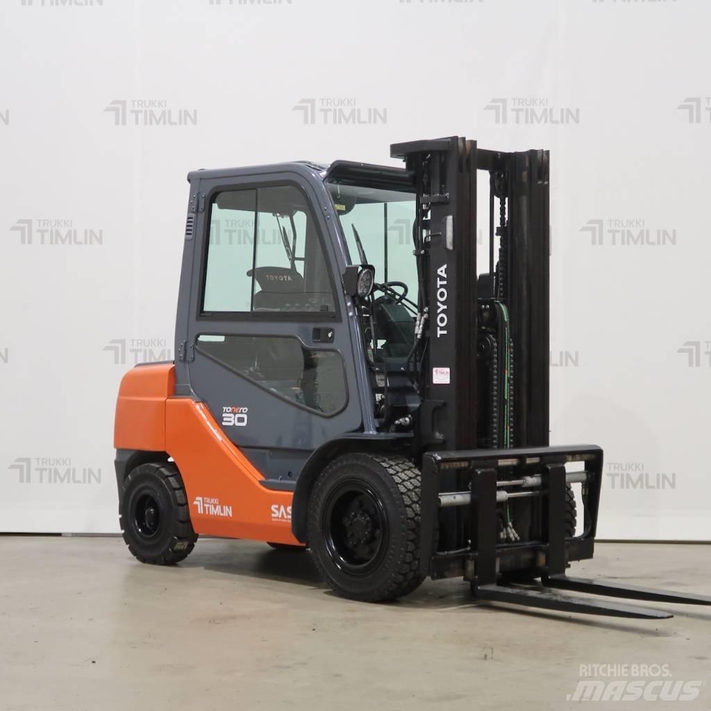 Toyota 02-8FDF30 Dizel forkliftler