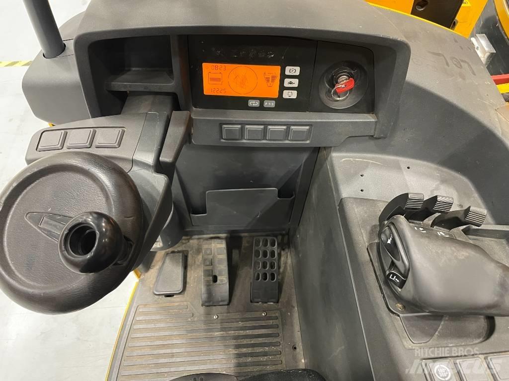 Jungheinrich ETV 216 Reach truck - depo içi istif araçları