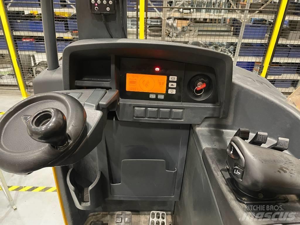 Jungheinrich ETV 216 Reach truck - depo içi istif araçları
