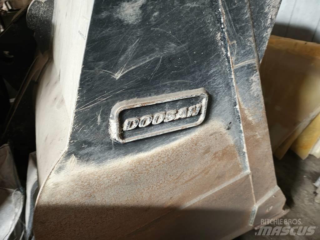Doosan DL 320-7 Tekerlekli yükleyiciler
