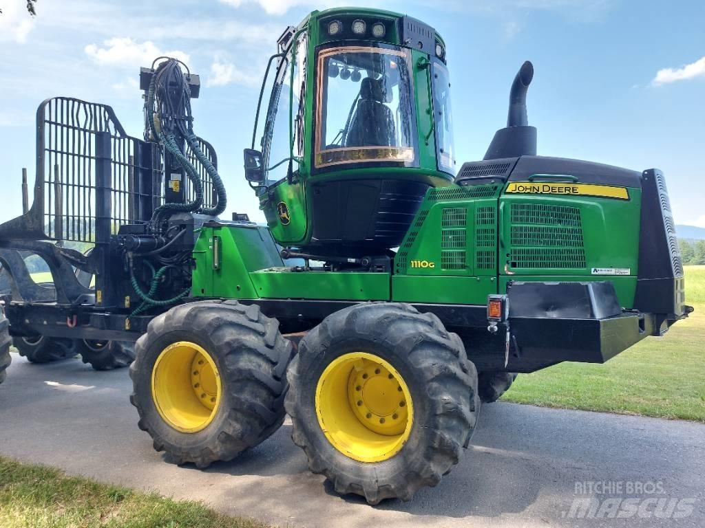 John Deere 1110G Tomruk yükleyici traktörler