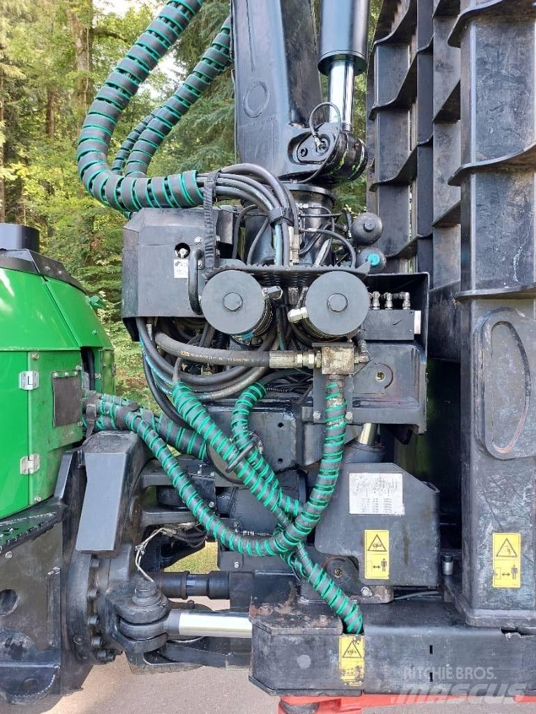 John Deere 1110G Tomruk yükleyici traktörler