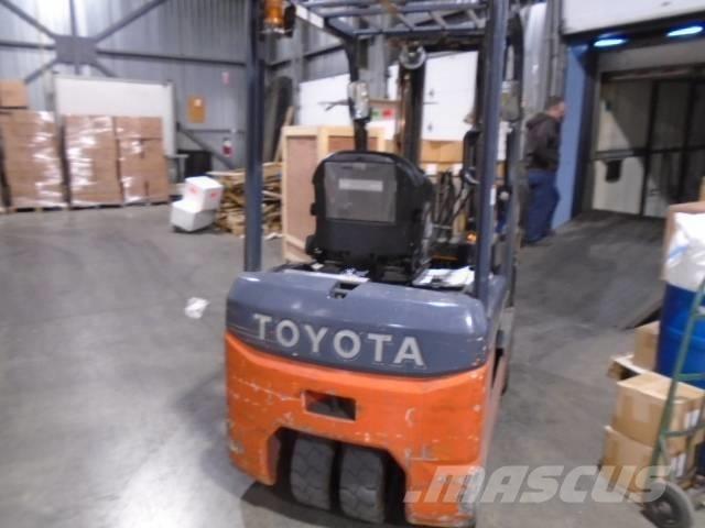 Toyota 8FBE20U Akülü depo ekipmanları
