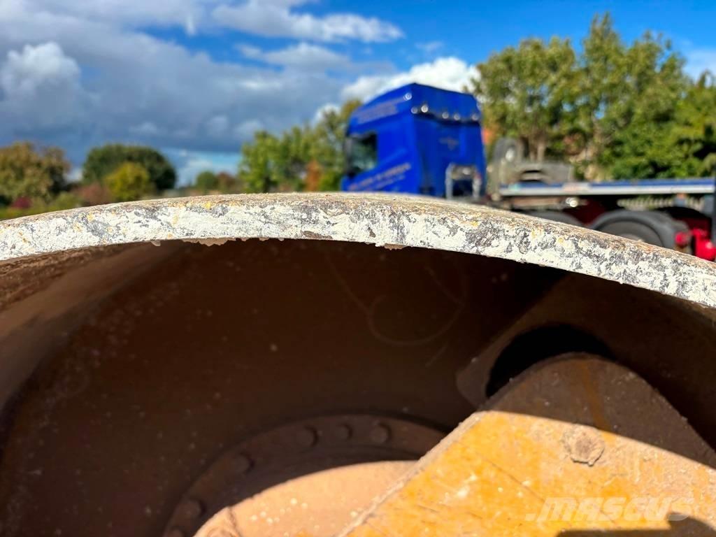 CAT CS 64 B Tek tamburlu silindirler
