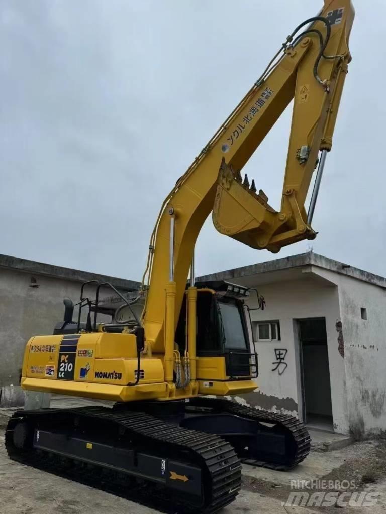 Komatsu 210LC-8 Paletli ekskavatörler