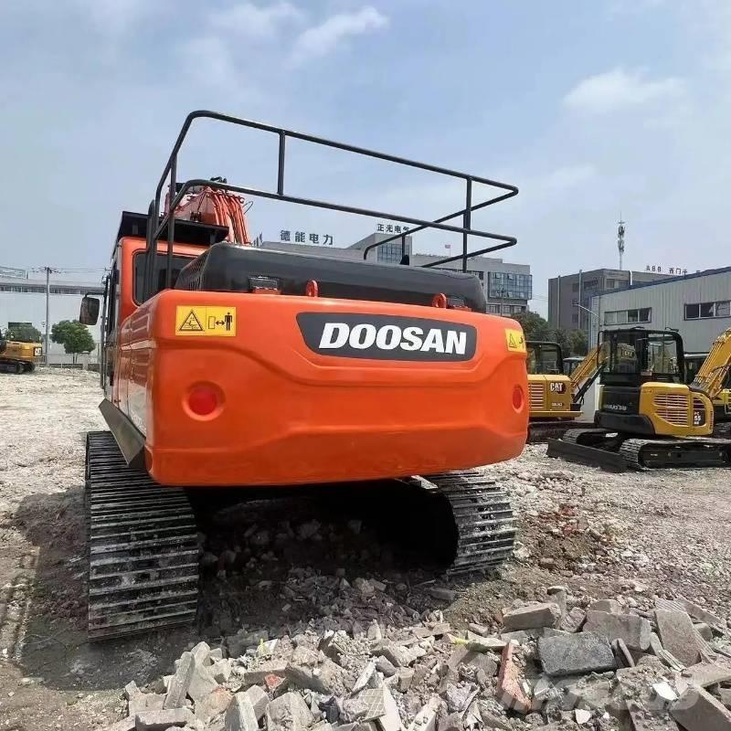 Doosan DX300 Paletli ekskavatörler