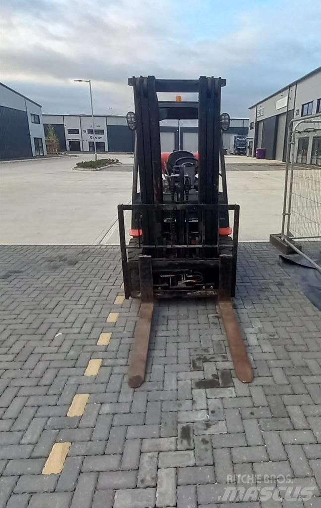 Manitou MI 25 G LPG'li forkliftler