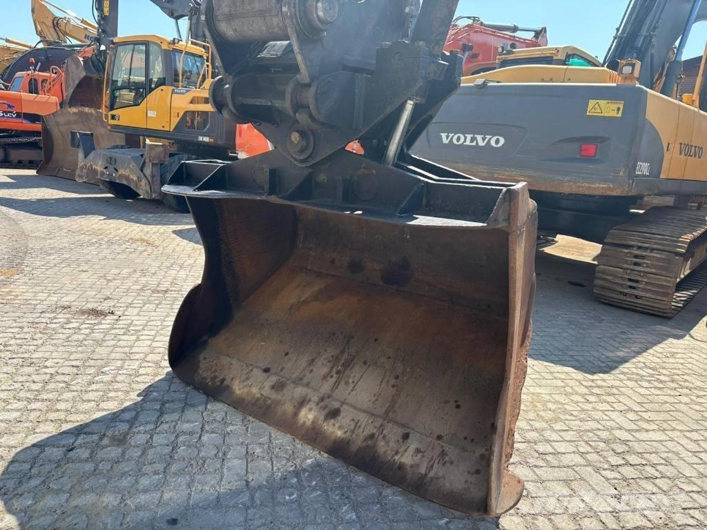 Volvo EC 240 C L Paletli ekskavatörler