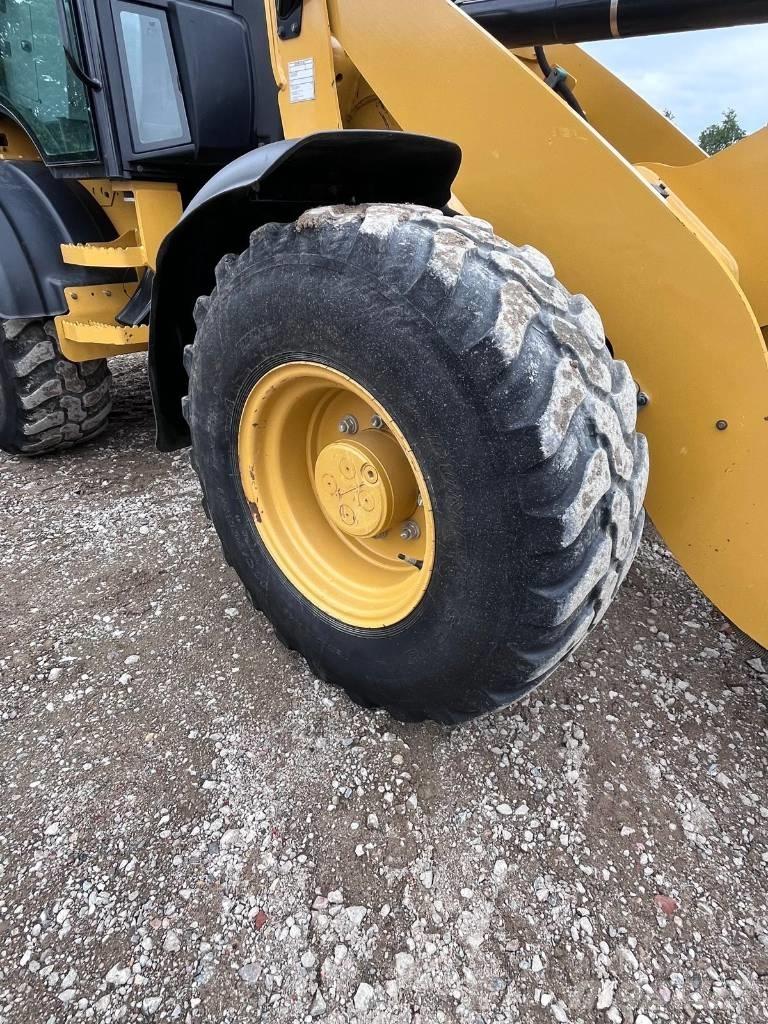 CAT 908M Tekerlekli yükleyiciler
