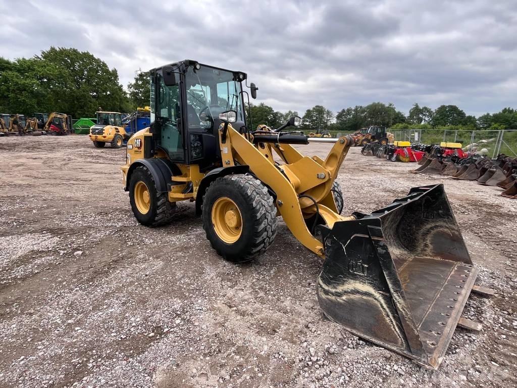 CAT 908M Tekerlekli yükleyiciler