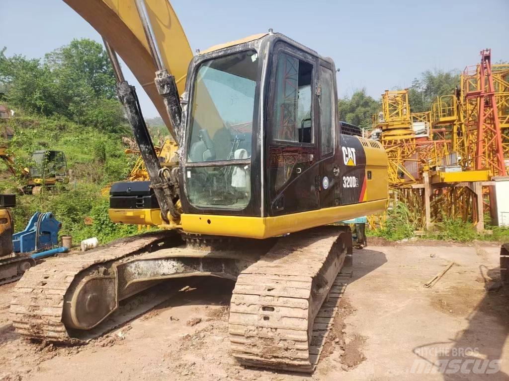 CAT 320 D Paletli ekskavatörler