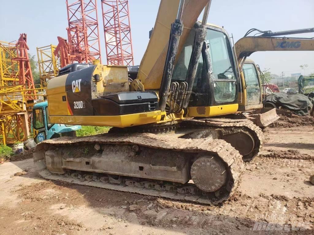 CAT 320 D Paletli ekskavatörler