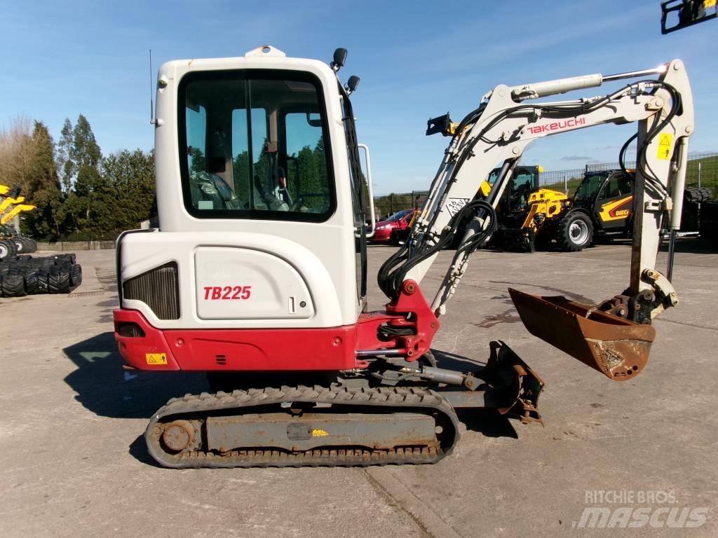 Takeuchi TB 225 Mini ekskavatörler, 7 tona dek