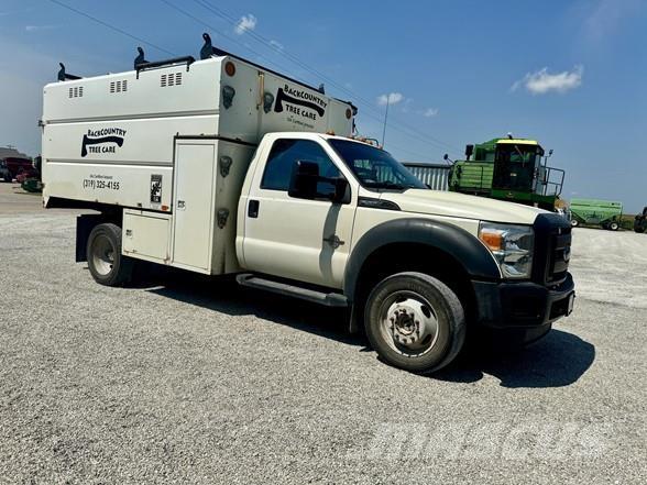 Ford F550 SD Diger