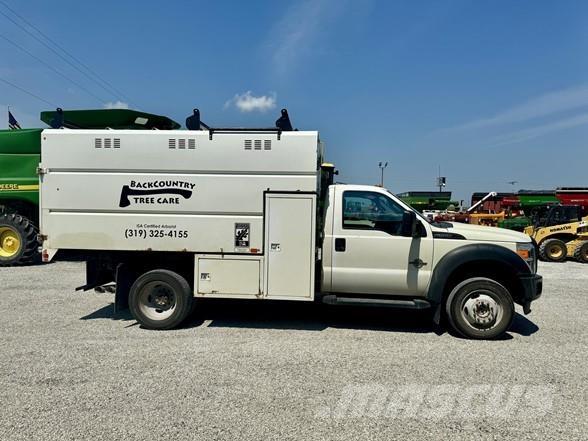 Ford F550 SD Diger