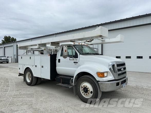 Ford F750 SD Diger