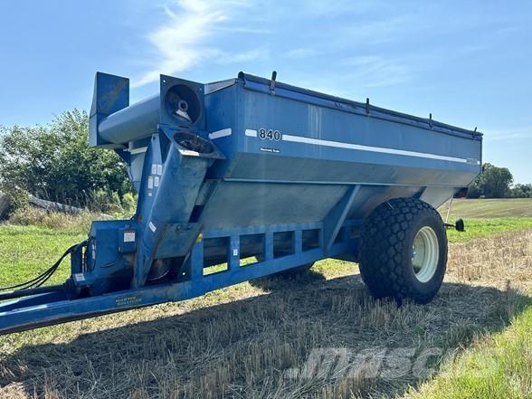 Kinze 840 Hububat/Silaj Römorkları