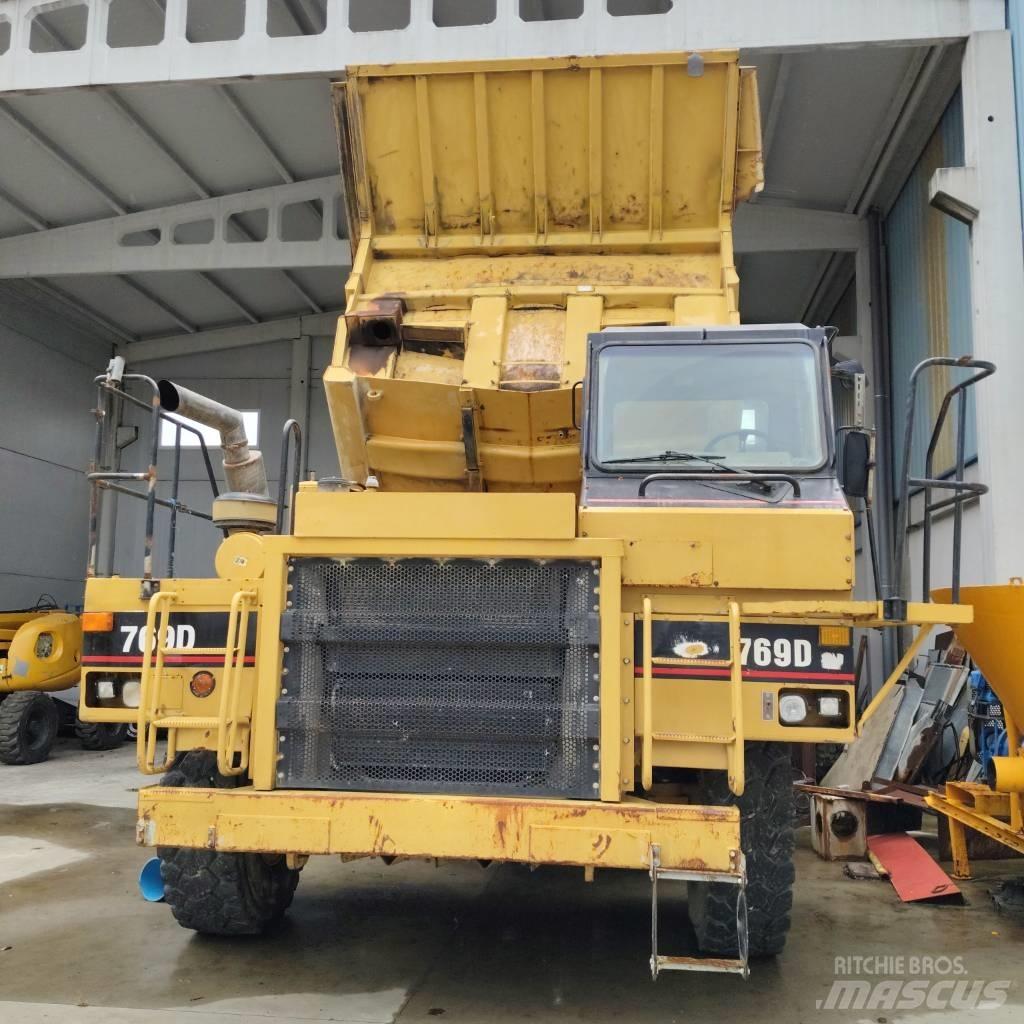 CAT 769 D Yol disi kaya kamyonu