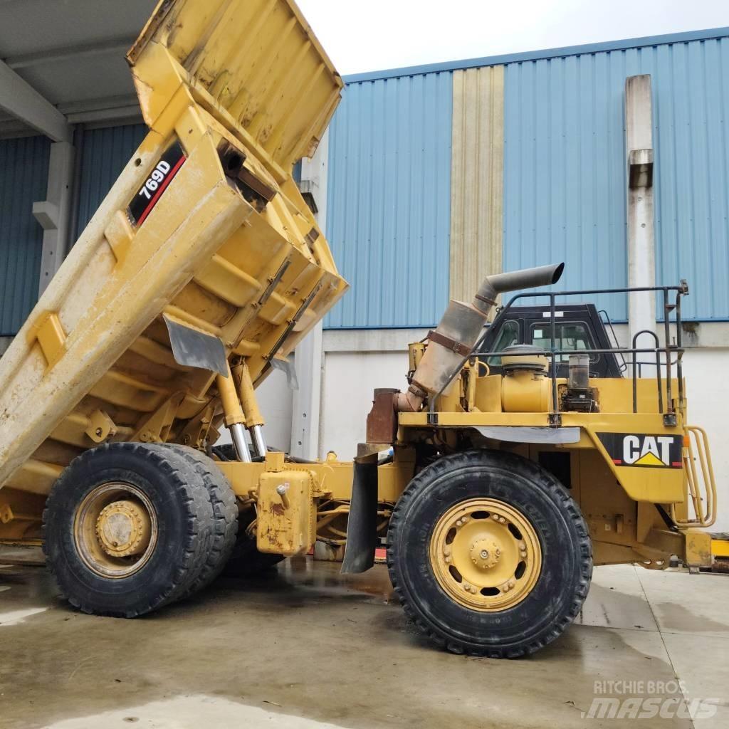CAT 769 D Yol disi kaya kamyonu