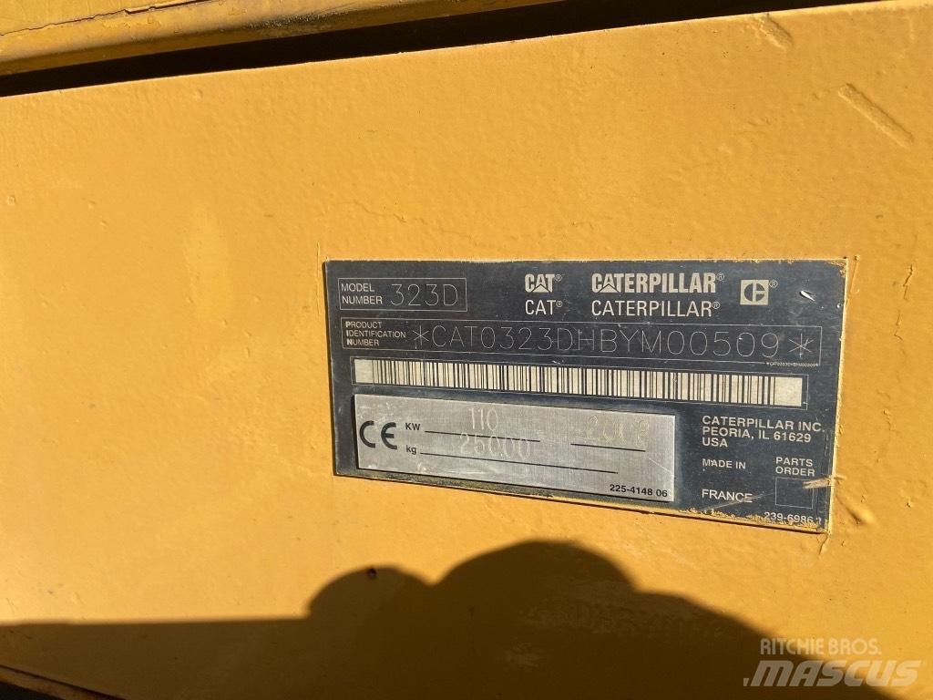 CAT 323 D Paletli ekskavatörler