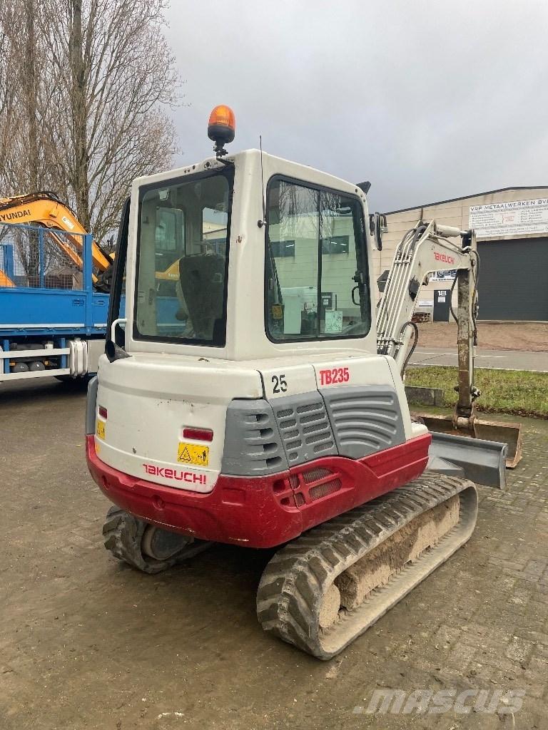 Takeuchi TB 235 Mini ekskavatörler, 7 tona dek