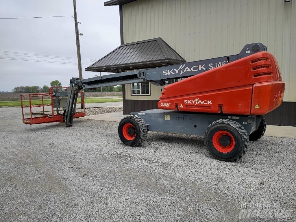SkyJack SJ 45 T Teleskopik personel platformları
