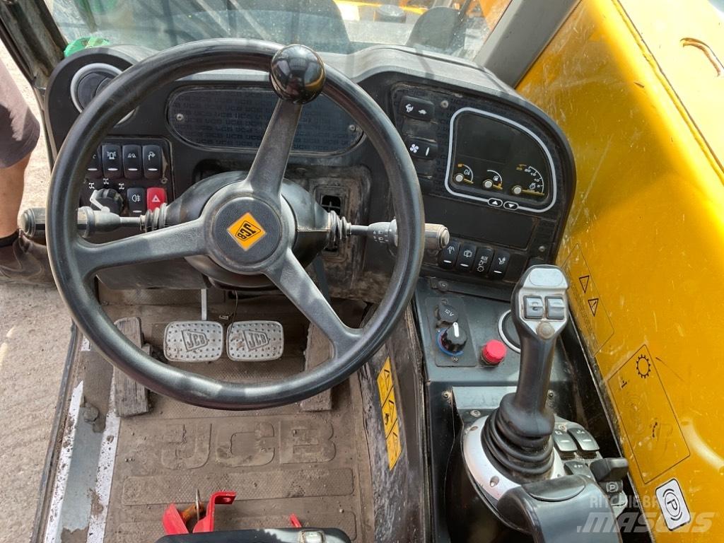 JCB 525-60 AGRI PLUS Tarimsal teleskopik yükleyiciler