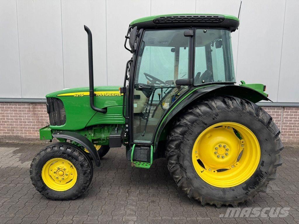 John Deere 5215 Otomobiller