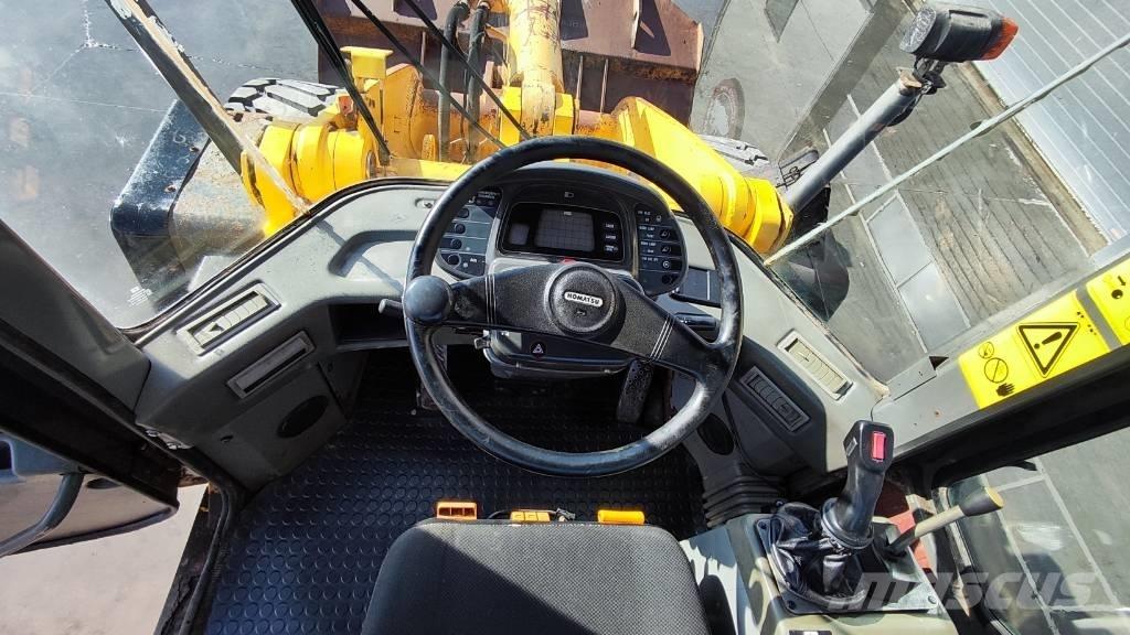 Komatsu WA 270-3 Tekerlekli yükleyiciler