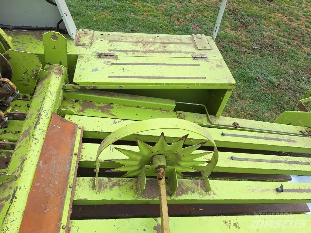 CLAAS Quadrant 1200 Küp balya makinalari