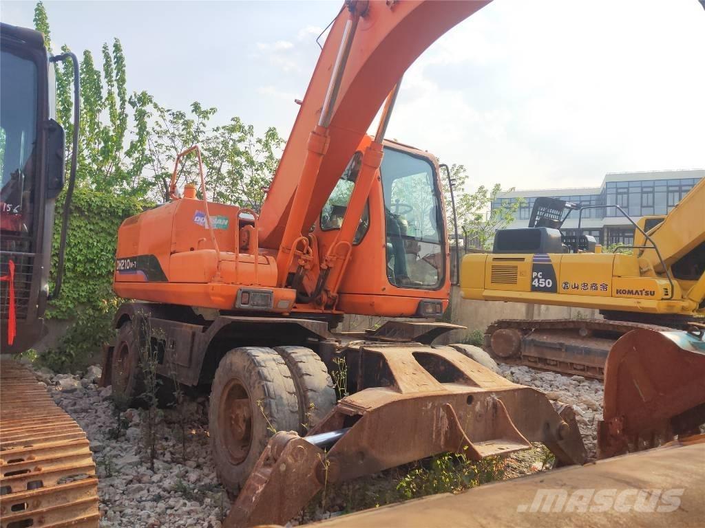 Doosan DH210W-7 Lastik tekerli ekskavatörler