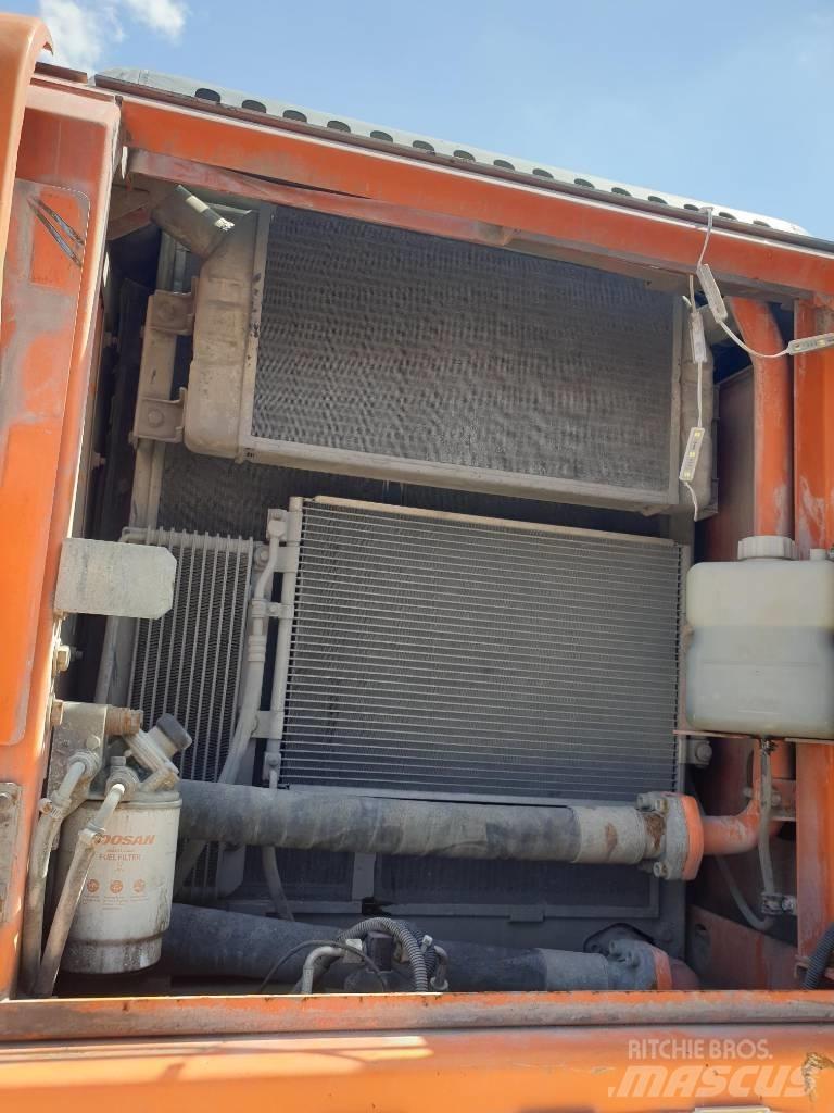 Doosan DX210WA Lastik tekerli ekskavatörler