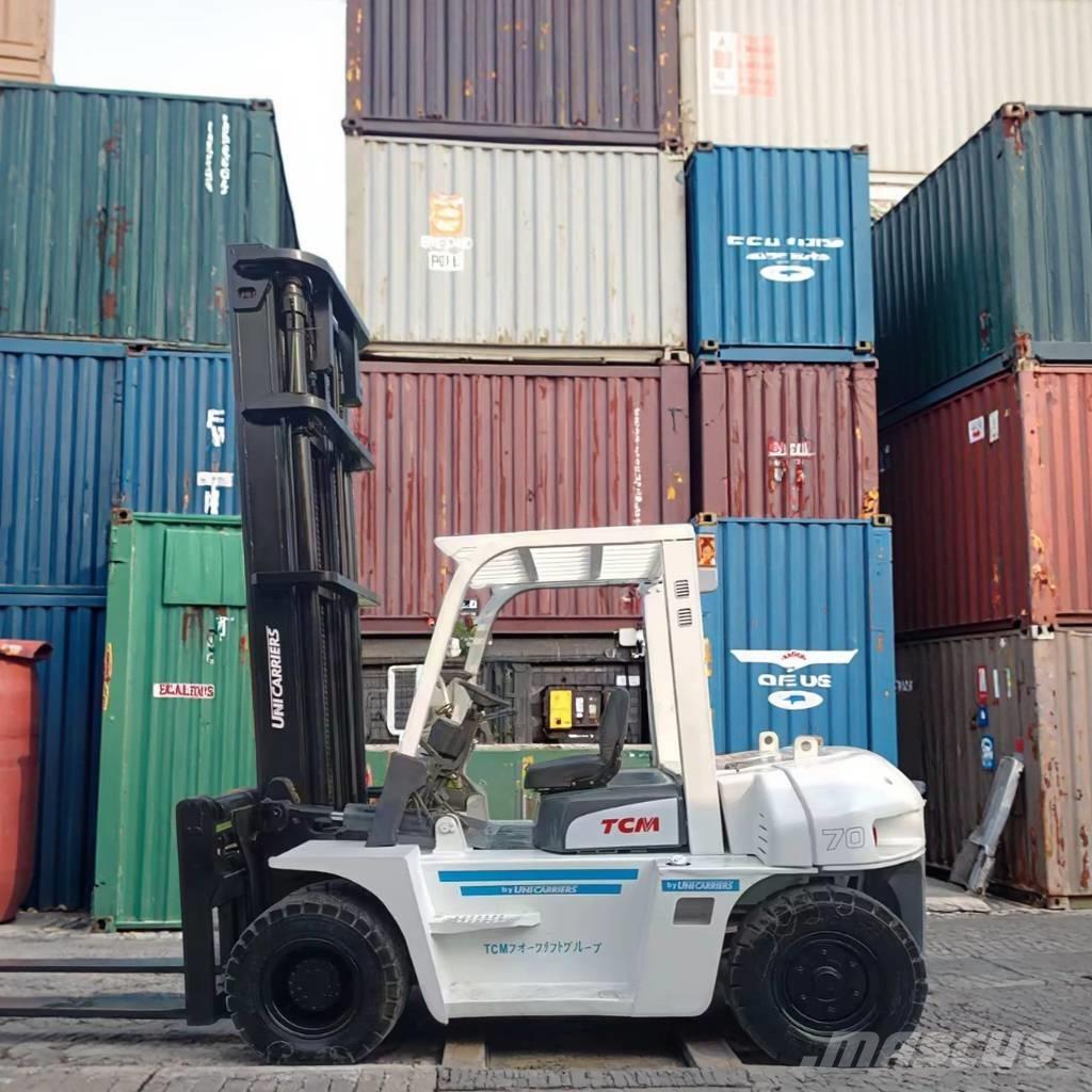 TCM FD 70 Z8 Kapali kasa kamyonlar