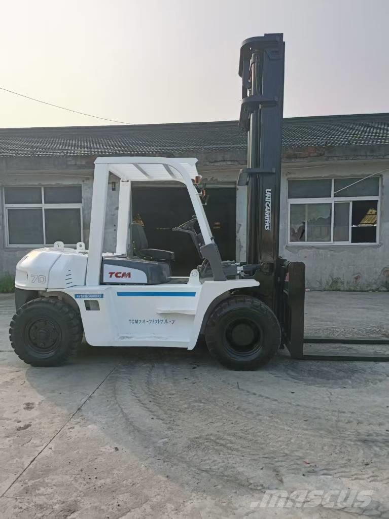 TCM FD 70 Z8 Kapali kasa kamyonlar