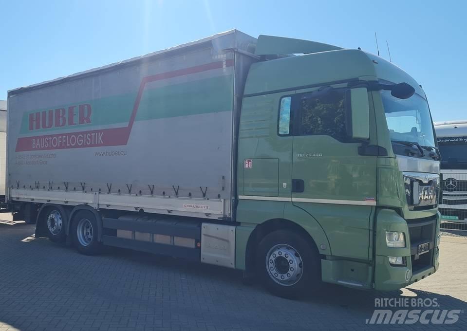 MAN 26.440 / 7.4m / LIFT Kayar tenteli kamyonlar