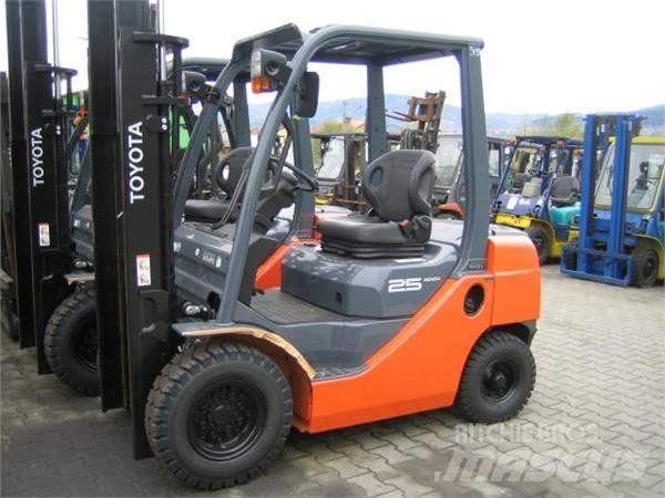 Toyota 02-8FG25 LPG'li forkliftler