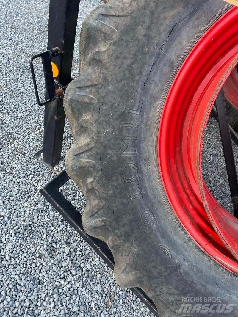 Stomil 20.8 R 38 Tekerlekler
