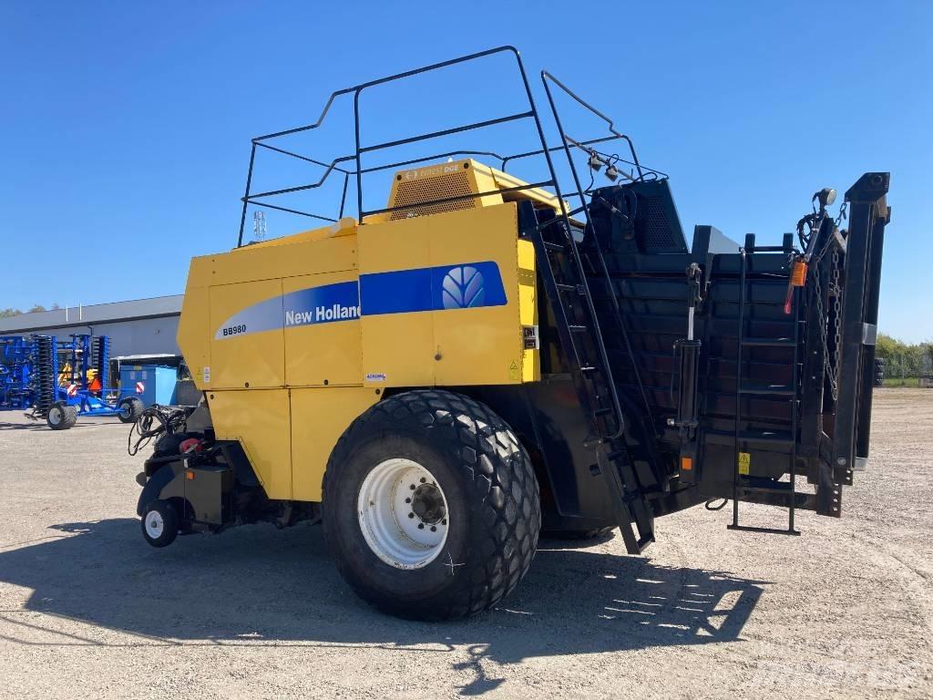 New Holland BB 980 Küp balya makinalari
