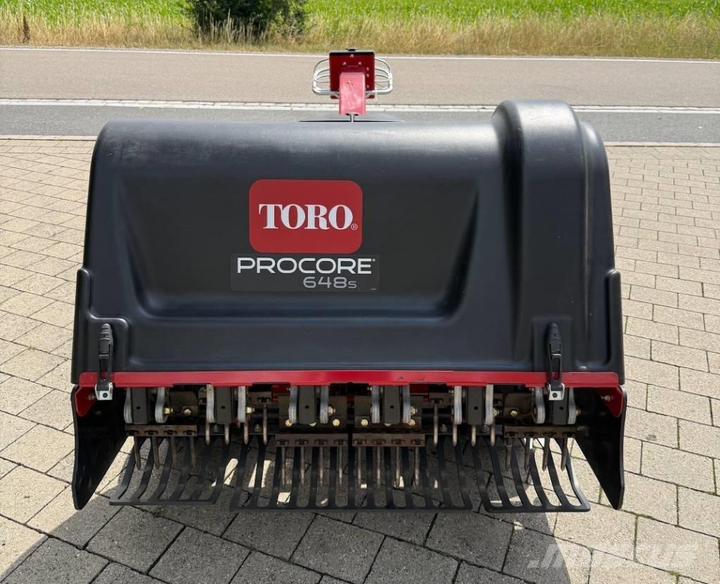 Toro ProCore 648S Havalandırma makineleri ve tırmıklar