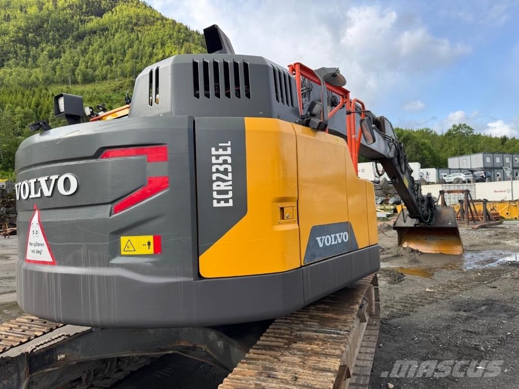 Volvo ECR 235 E Paletli ekskavatörler