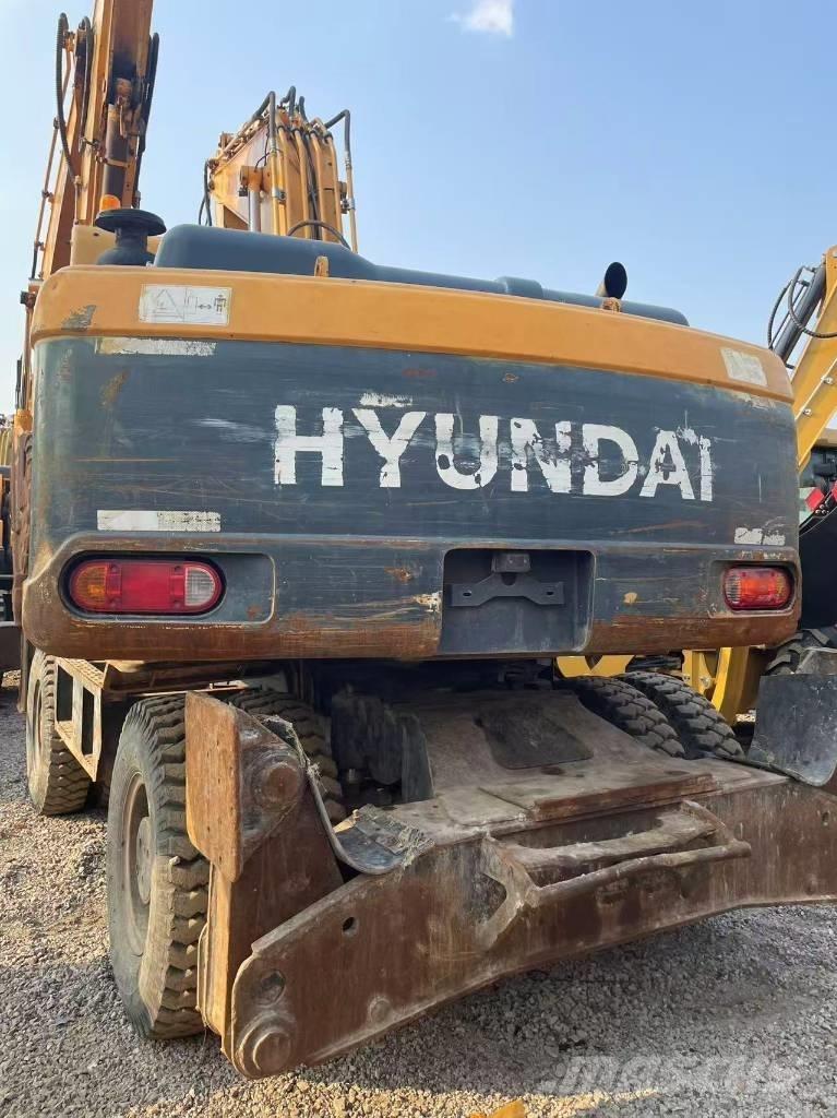 Hyundai 210W-9 Lastik tekerli ekskavatörler