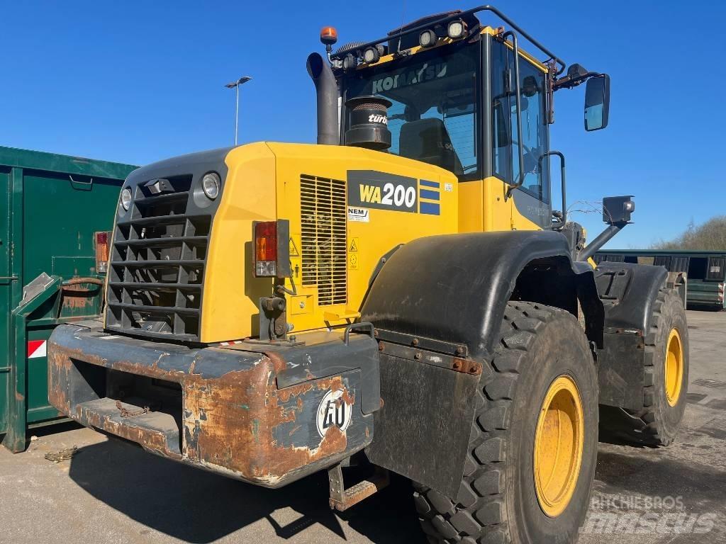 Komatsu WA 200-7 Paletli ekskavatörler