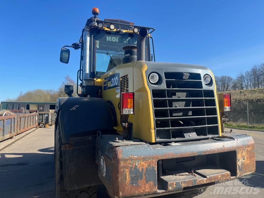 Komatsu WA 200-7 Paletli ekskavatörler