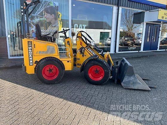 Knikmops KM 130 Mini yükleyiciler