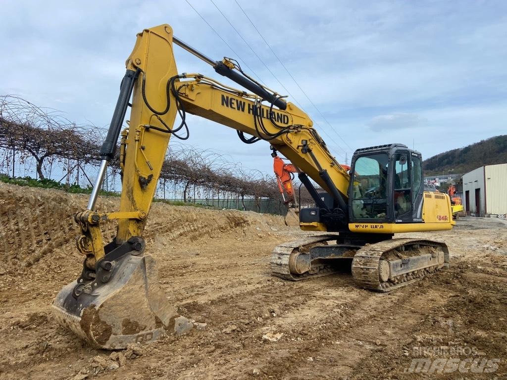 New Holland E245 Paletli ekskavatörler