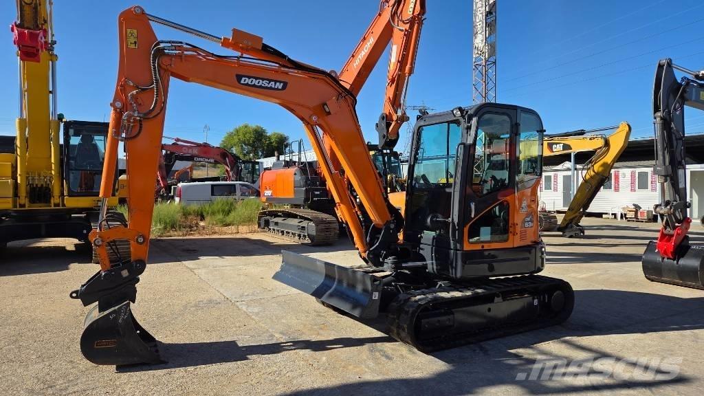 Doosan DX 63 R Mini ekskavatörler, 7 tona dek