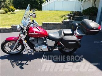 Honda VT1100 Mavnalar