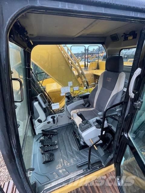 CAT 330FL Paletli ekskavatörler