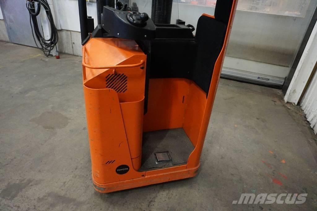 Toyota SSE135L Akülü depo ekipmanları