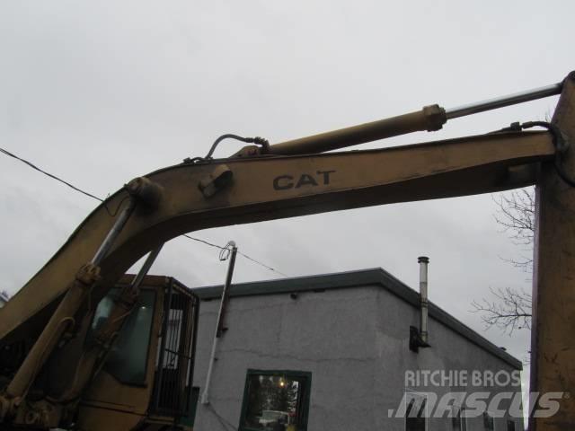 CAT 235 B Paletli ekskavatörler